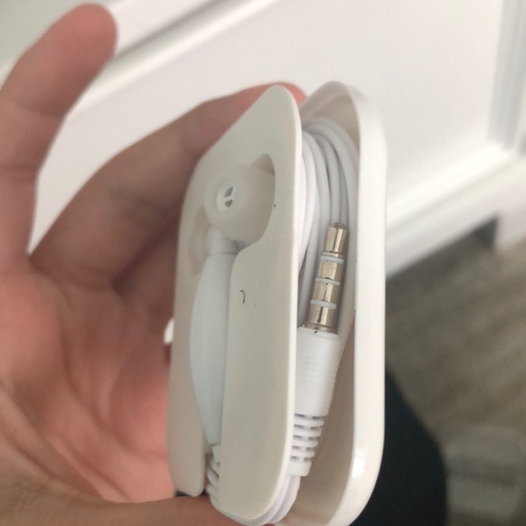 headphones - Picture 2 of 2